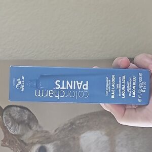 Blue semi permanent hair dye